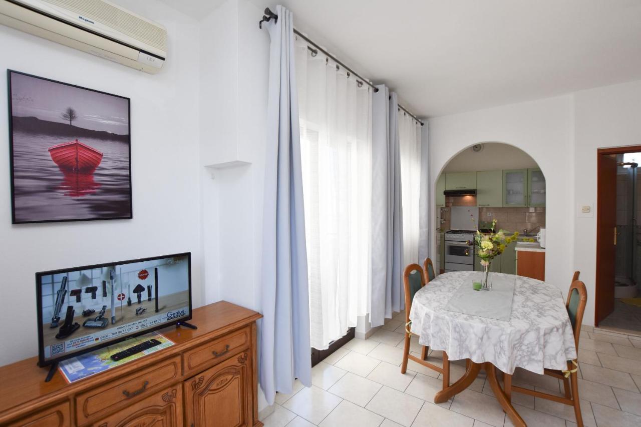 Apartments Tonja Primosten Exterior photo
