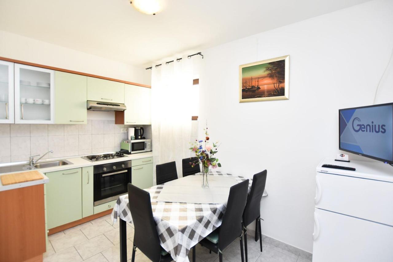 Apartments Tonja Primosten Exterior photo