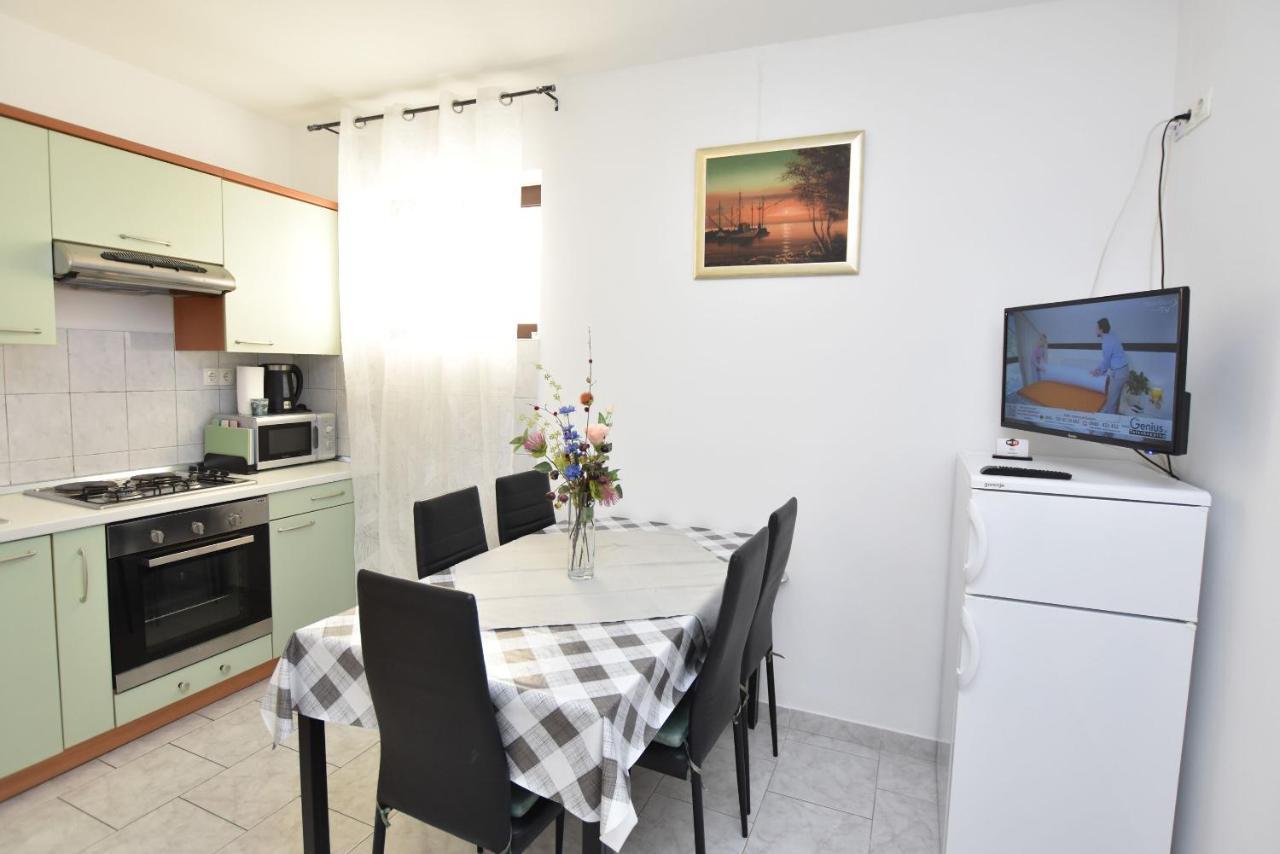 Apartments Tonja Primosten Exterior photo