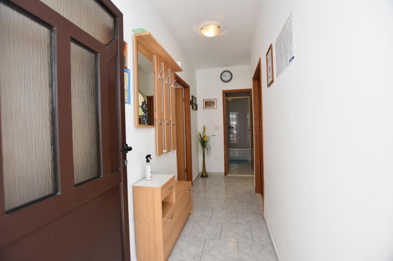 Apartments Tonja Primosten Exterior photo