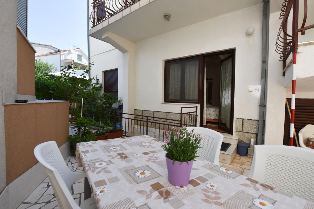 Apartments Tonja Primosten Exterior photo