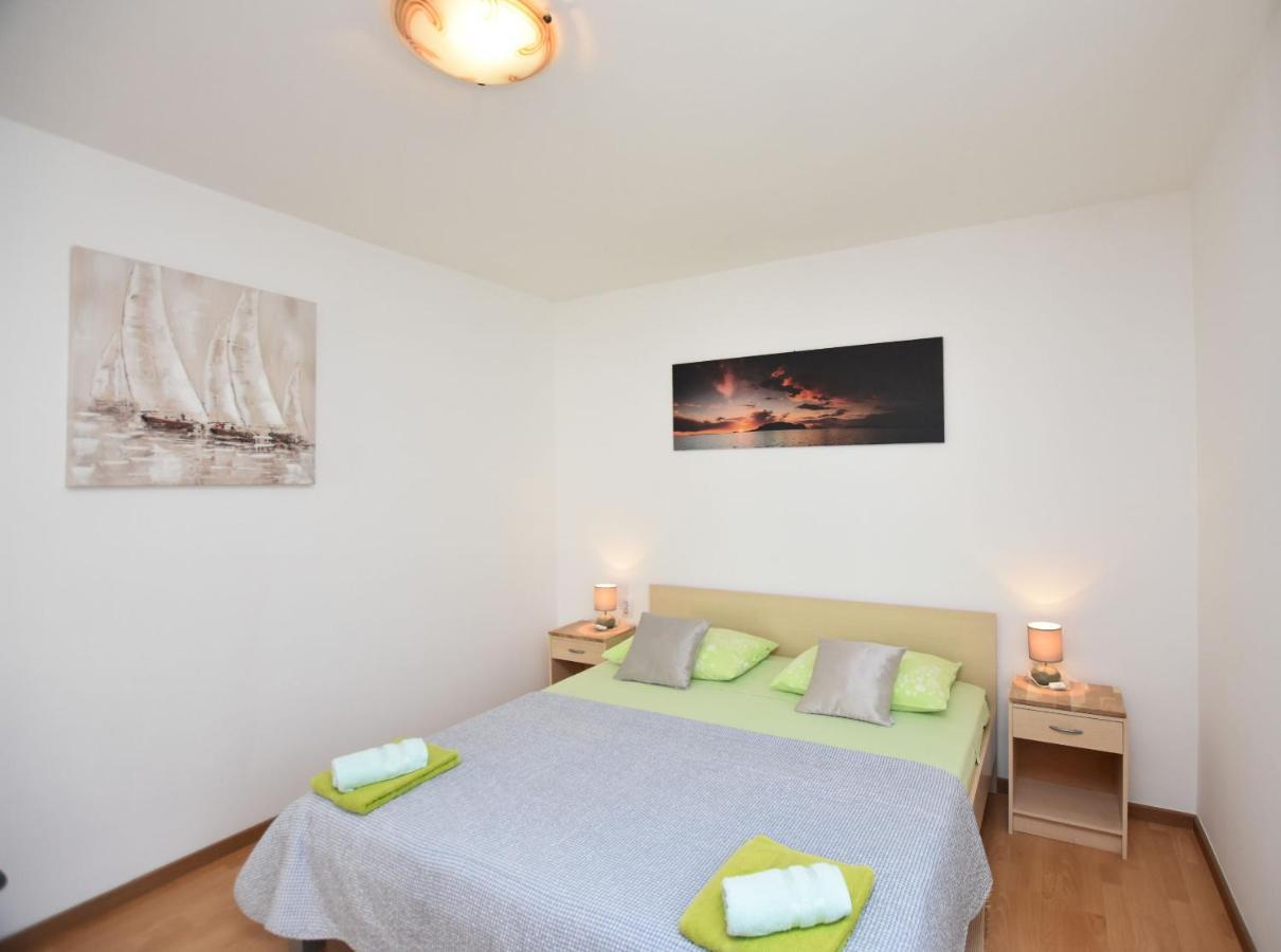 Apartments Tonja Primosten Exterior photo